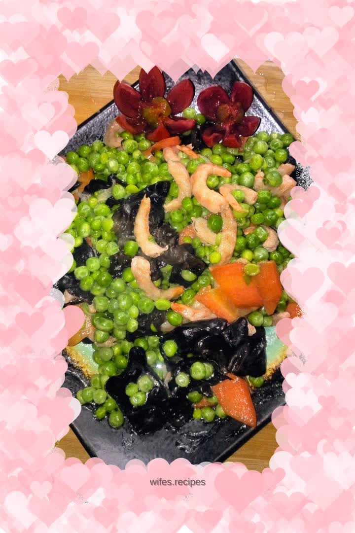 Fried peas with shrimps