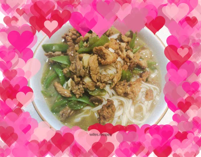 Winter stomach-warming noodle soup-shredded pork noodles with green pepper