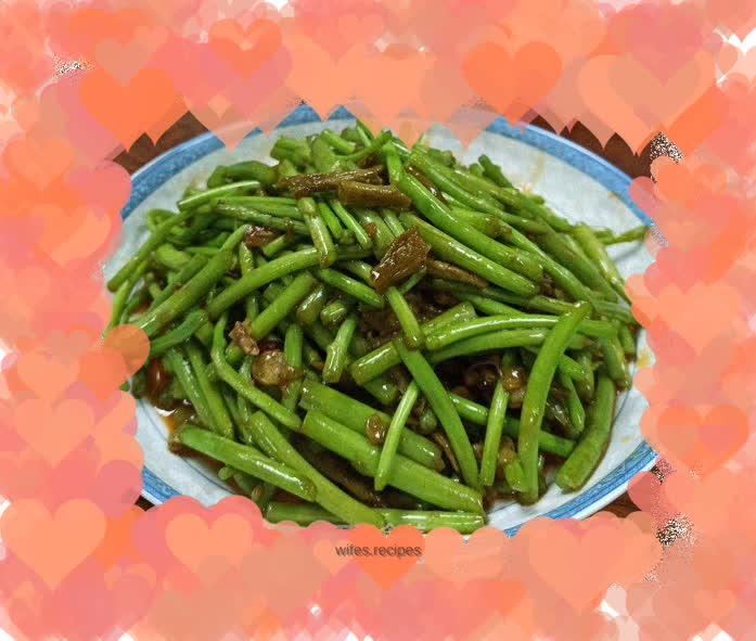 Stir-fried Sour Beans and Spicy Artemisia