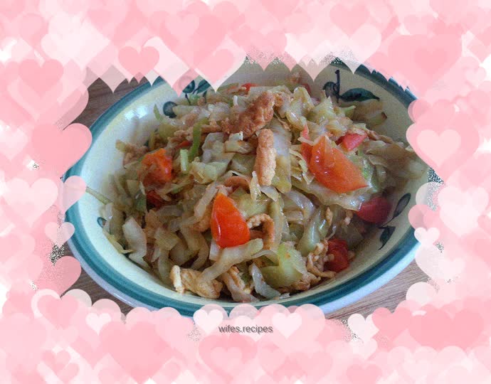 Egg, cabbage and tomatoes