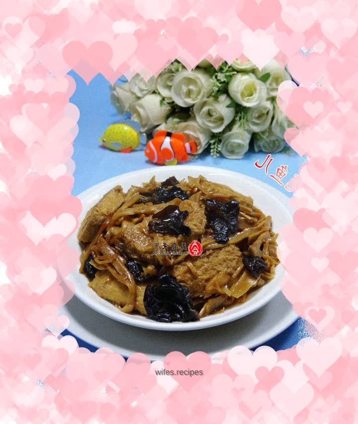 Braised vegetarian chicken with black fungus and water bamboo shoots
