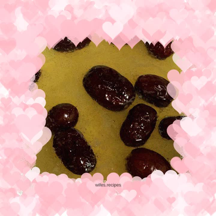 Bird's Nest Stewed with Red Dates and Rock Sugar