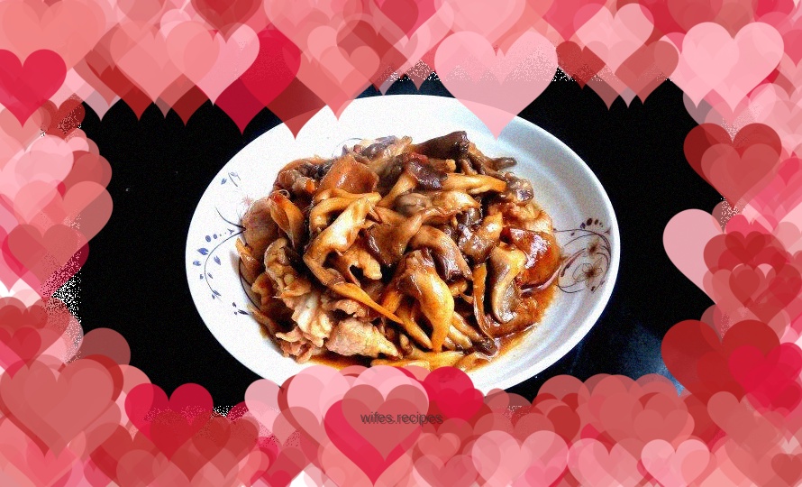Stir-fried pork belly slices with drumstick mushrooms