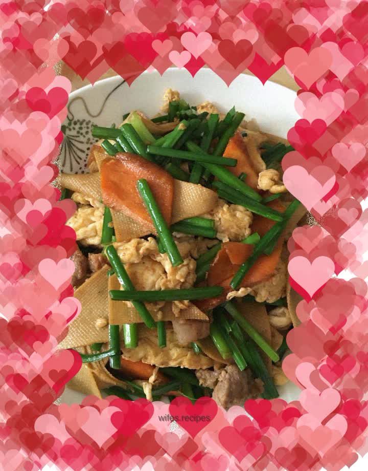 Stir-fried dried tofu with chives and moss