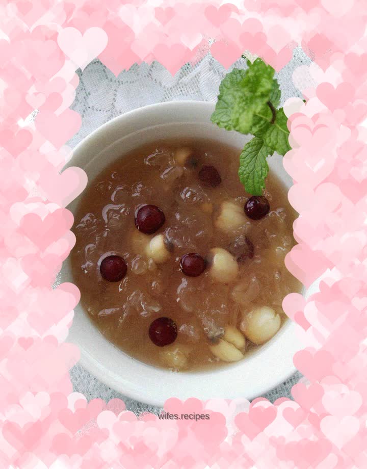 Lotus Seed and Tremella Soup