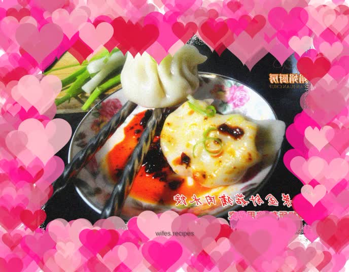 Cabbage, enoki mushrooms and pork dumplings