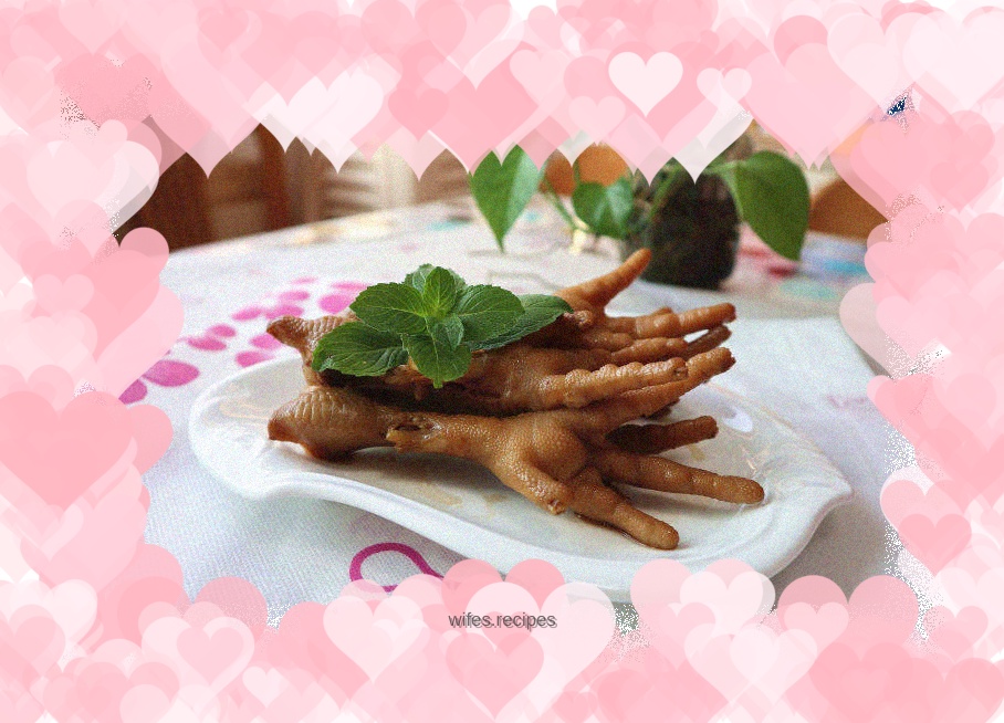 Five spice braised chicken feet