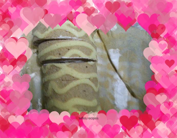 Random pattern cocoa cake roll