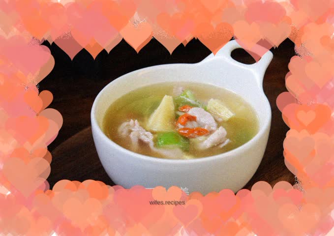 Spring bamboo shoots and wolfberry lean meat soup