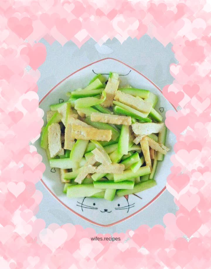 Stir-fried zucchini with dried tofu