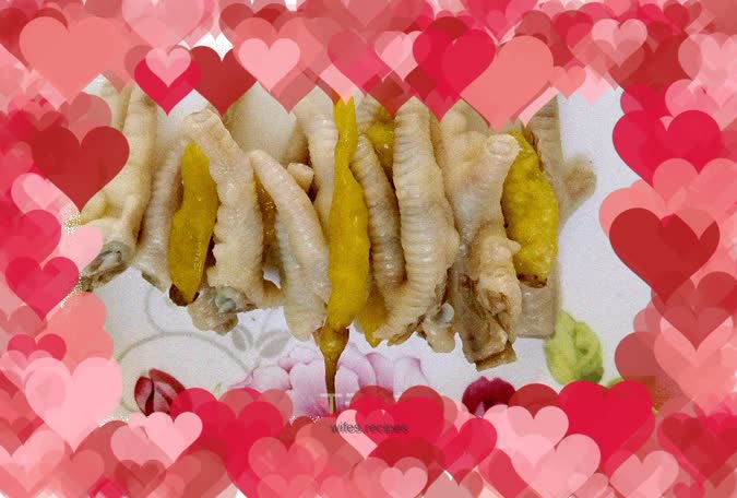 Pickled pepper chicken feet