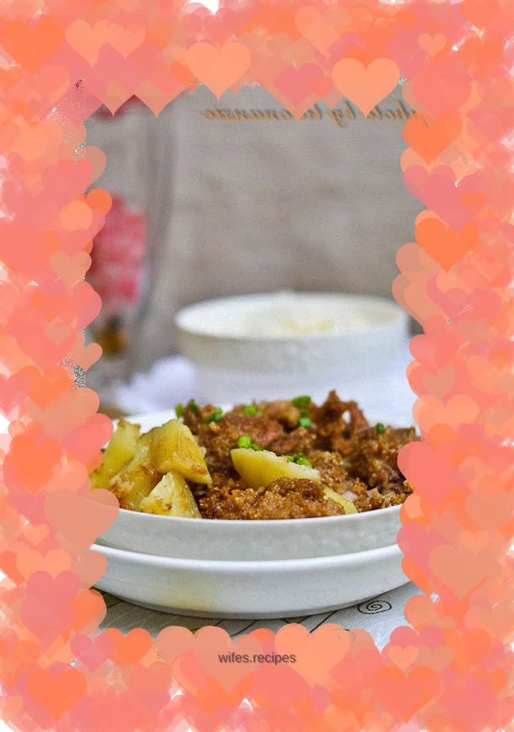 Steamed Chicken Nuggets in Lotus Leaves