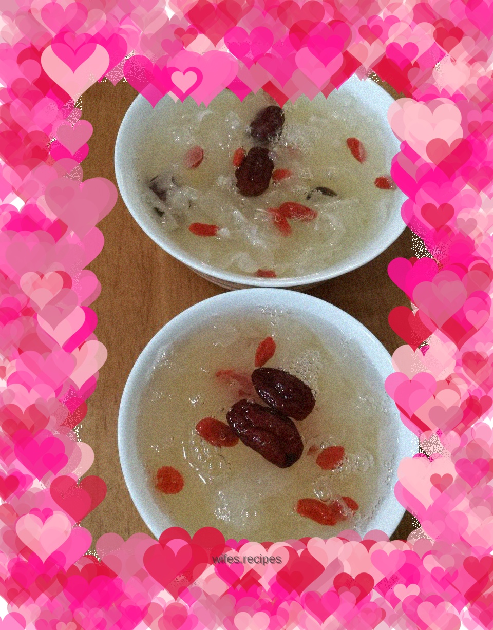 Tremella and red dates soup