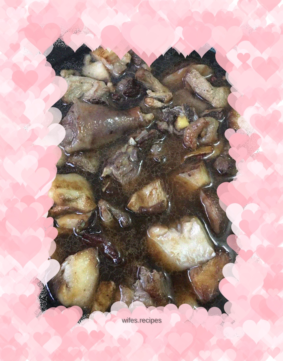 Mushroom stewed chicken