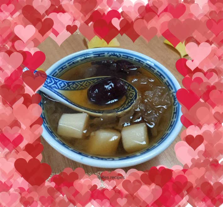 Stewed Tremella Fungus with Red Dates and Yams