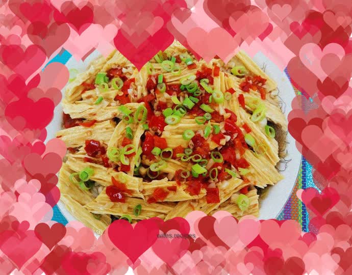 Steamed bean curd vermicelli with chopped pepper