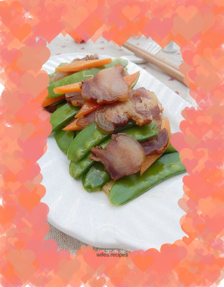 Stir-fried bacon with snow peas