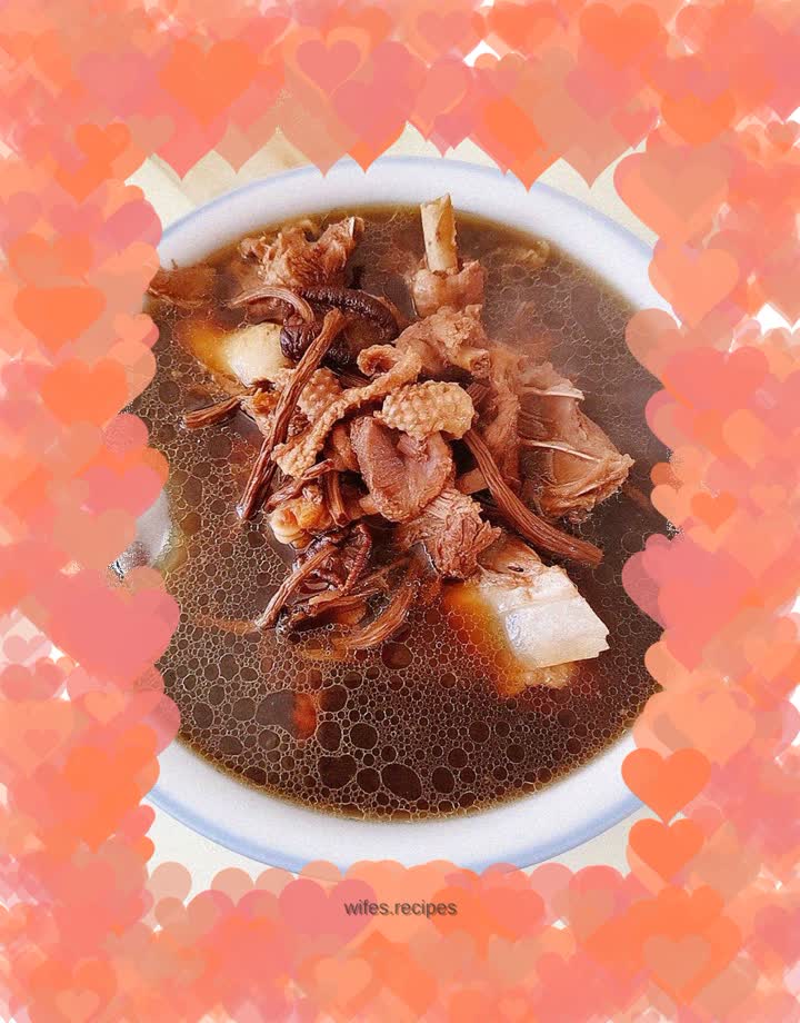 Tea tree mushroom and duck soup