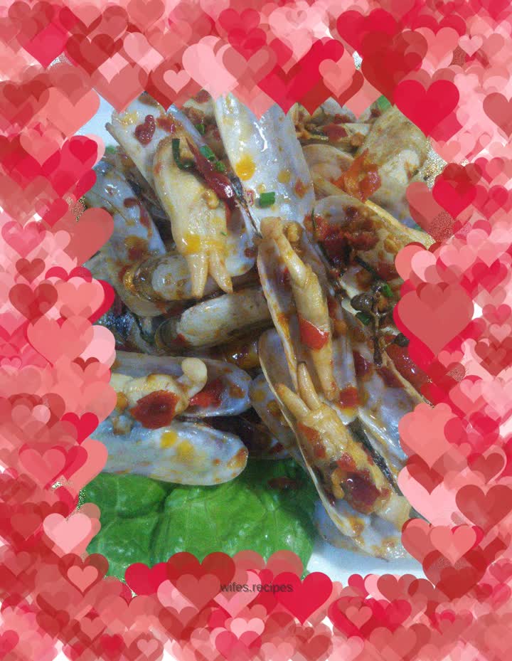 Chopped pepper razor clams