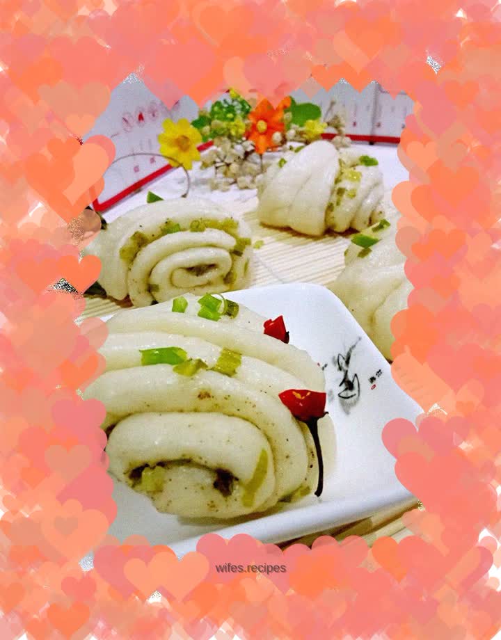 Scallion oil and salt and pepper rolls