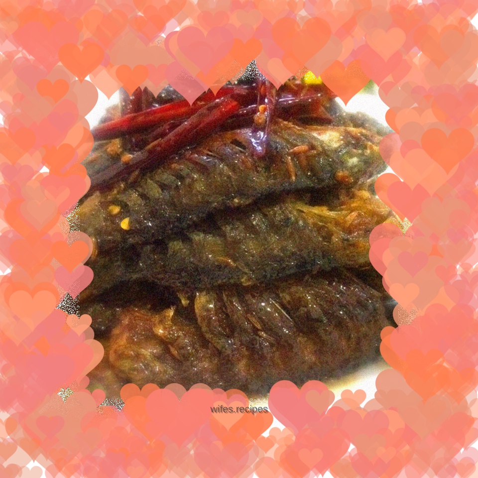 Canned wild crucian carp