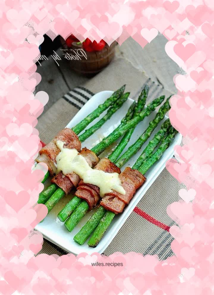 Cheesy Bacon Asparagus Wraps