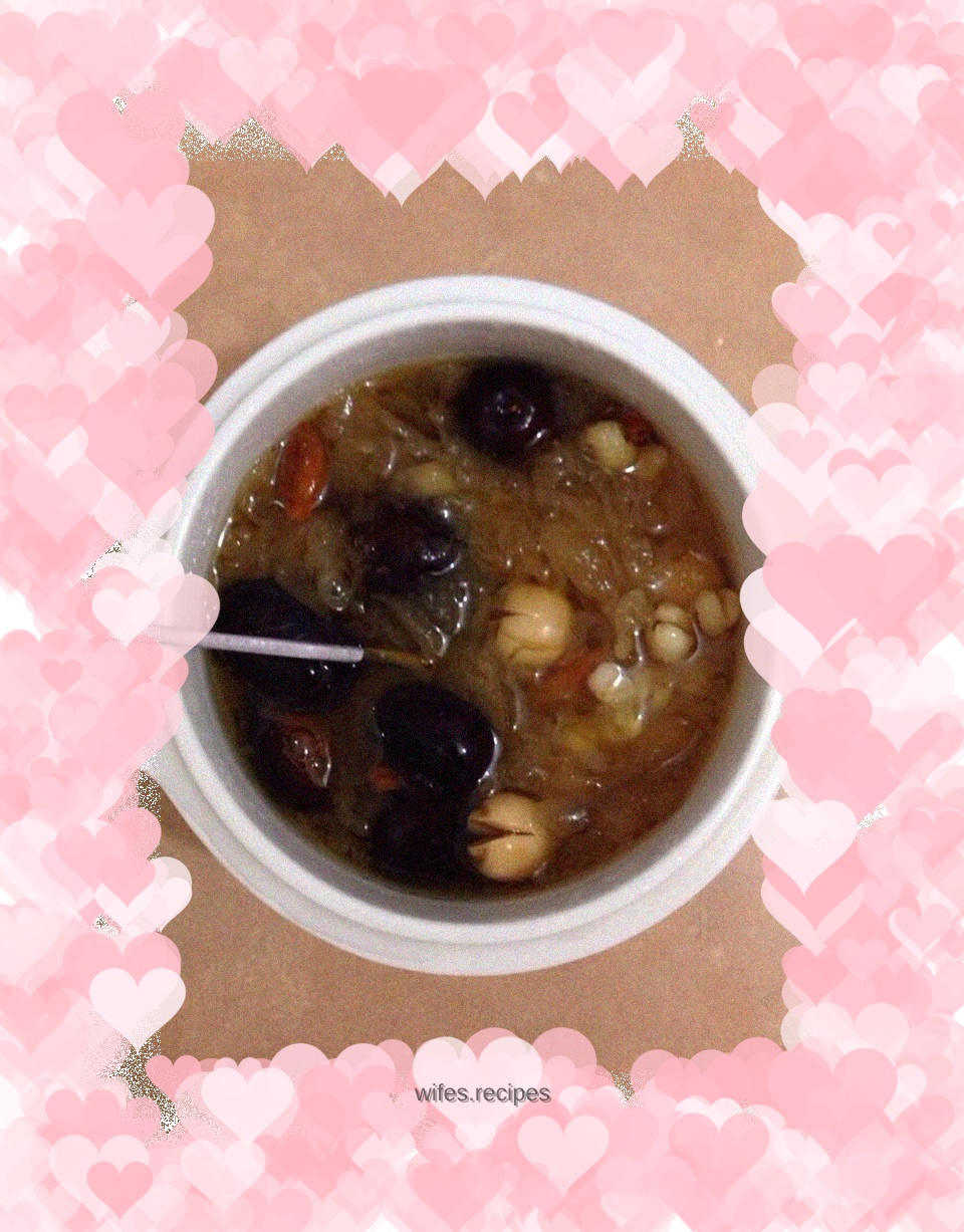 Delicious white fungus soup