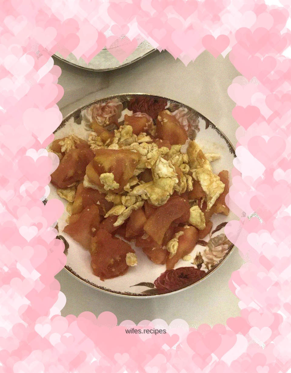 Scrambled eggs with tomatoes