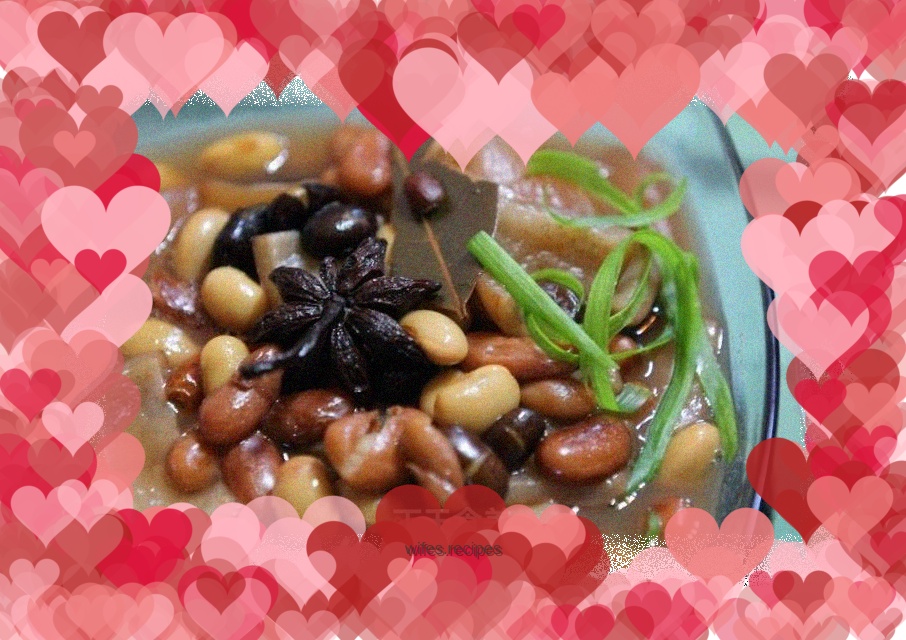 Braised pork rinds with colorful beans