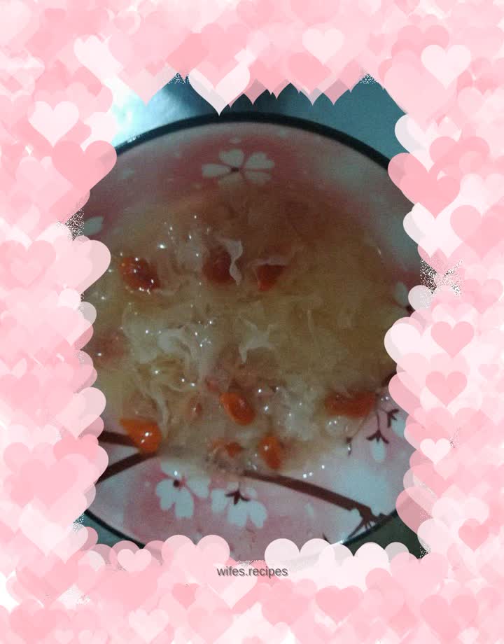 Tremella and Wolfberry Soup