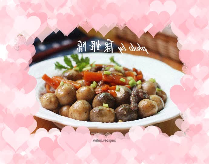 Stir-fried beef with black pepper and straw mushroom