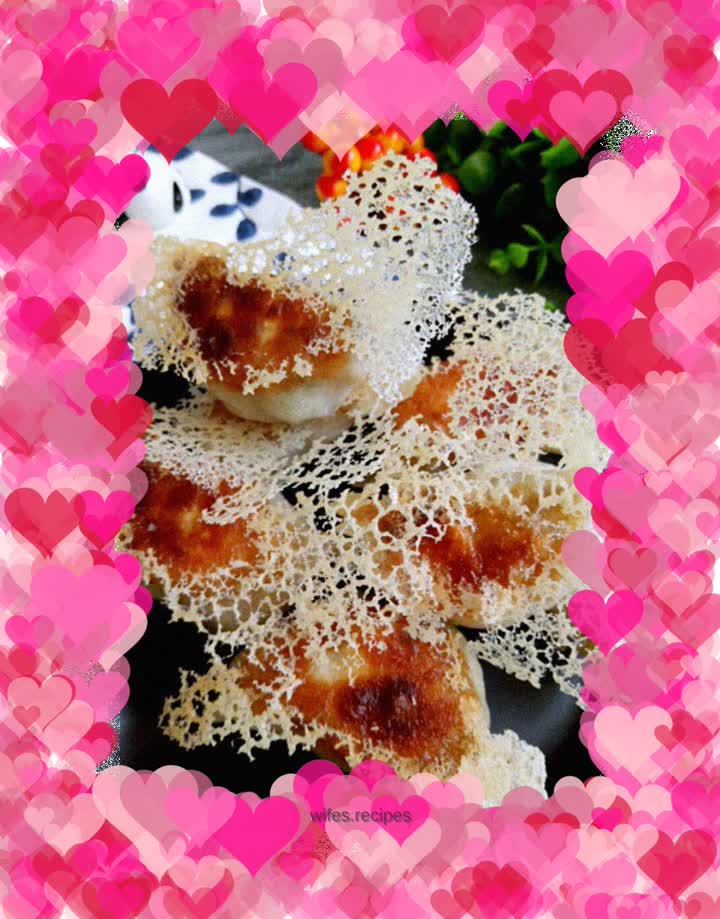 Binghua fried dumplings (stuffed with mushrooms and pork)