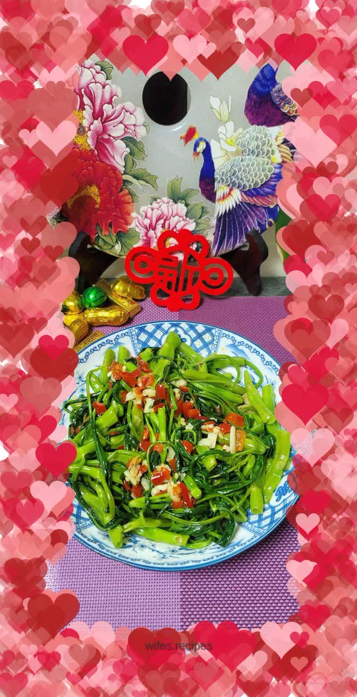 Stir-fried water spinach with minced pepper and garlic