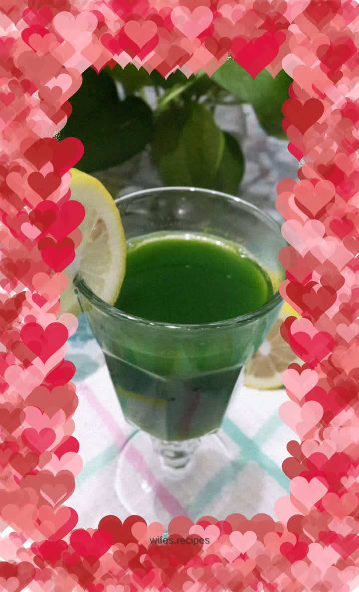 Wheatgrass pear juice