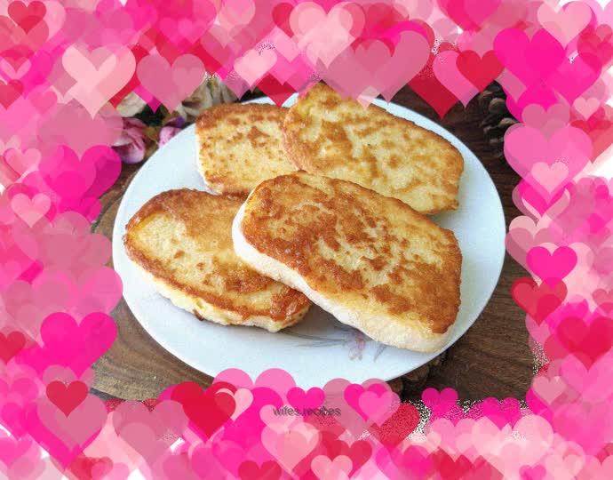 Egg fried steamed buns