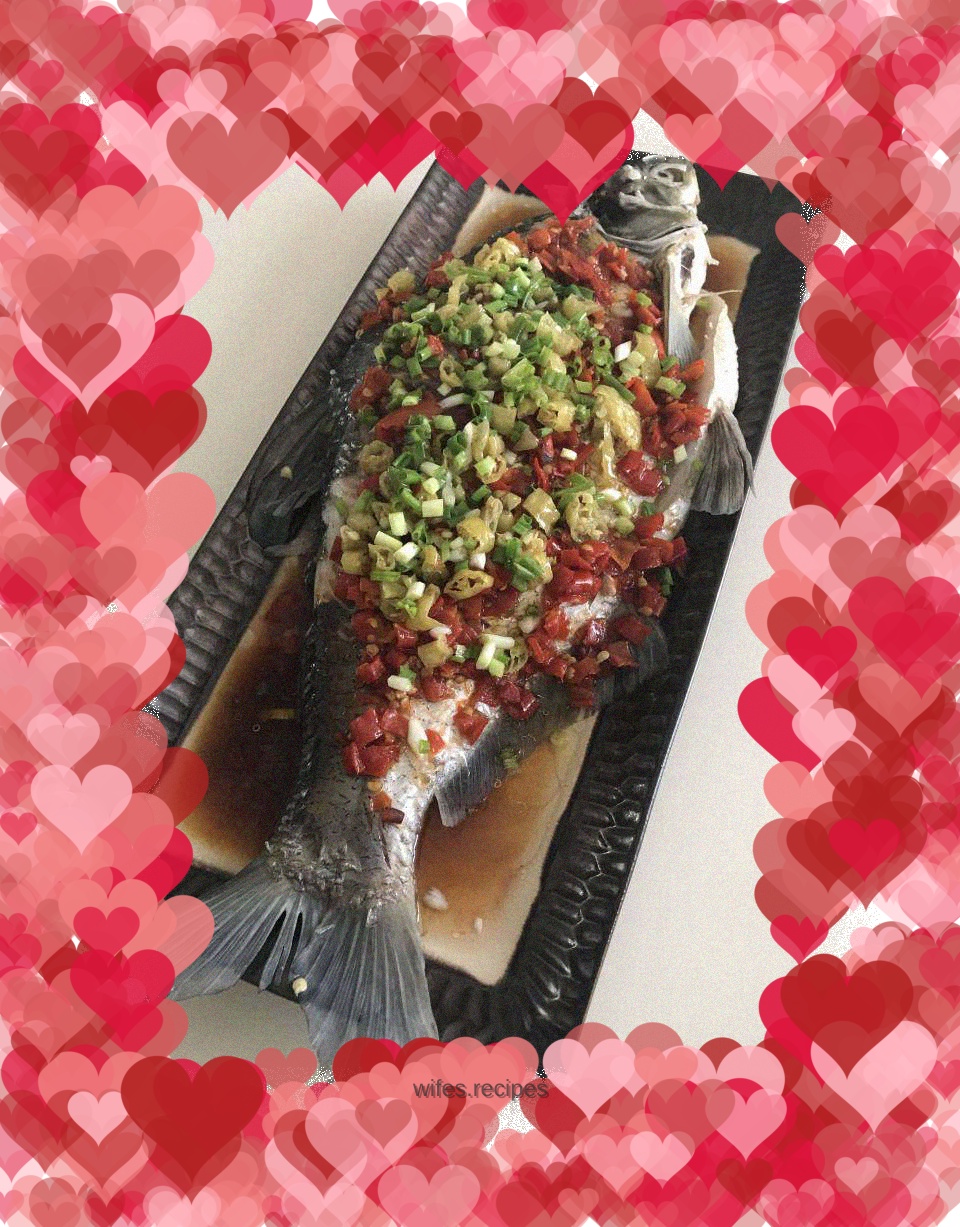 Braised bream with chopped pepper