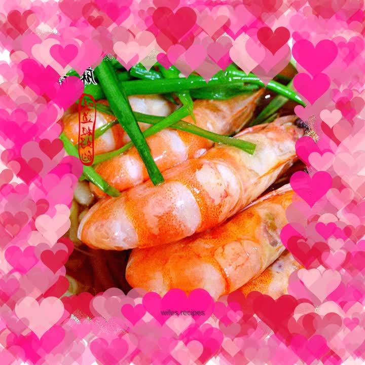 Prawns with scallion oil and enoki mushrooms