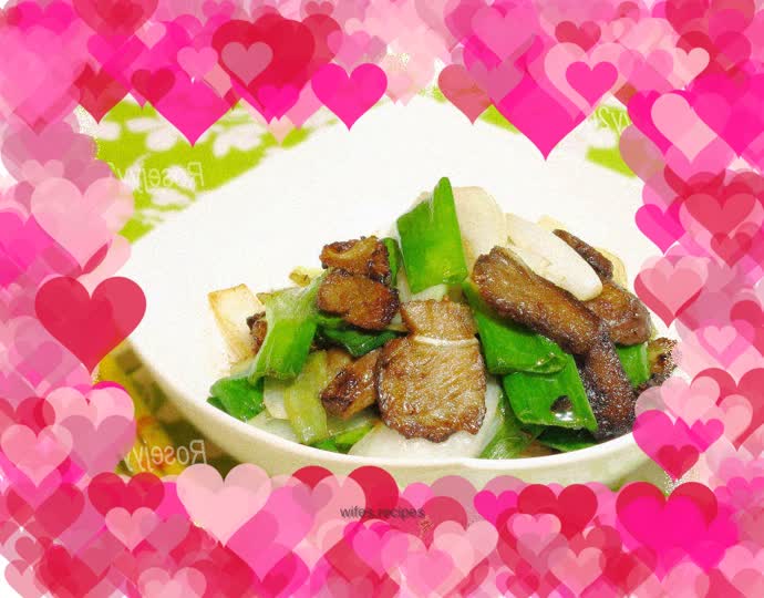 Stir-fried Qiaozhou green onions with barbecued pork