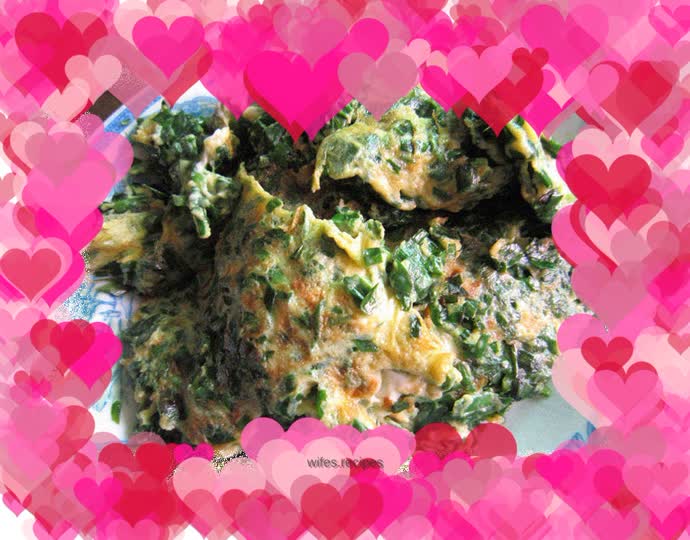 Fried eggs with chives