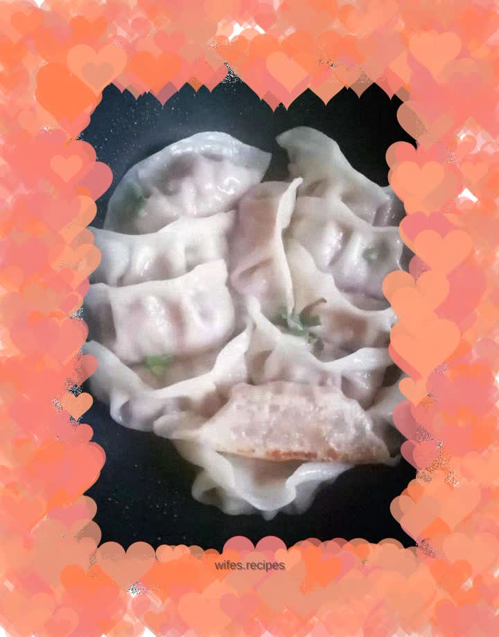 Pan-fried dumplings with white radish and pork