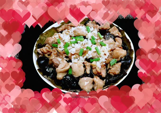 Steamed chicken with lotus aroma and fungus