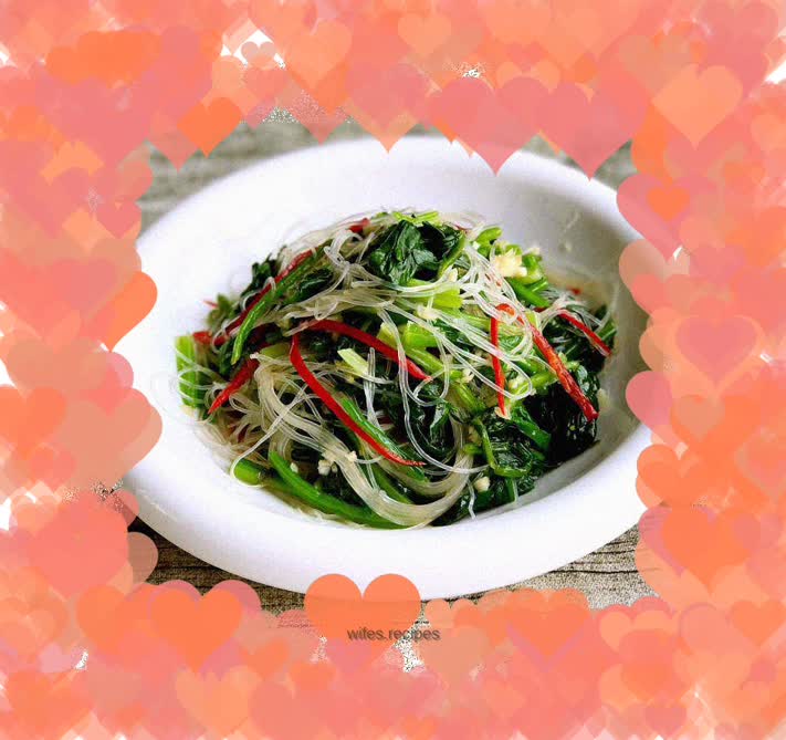 Spinach mixed with vermicelli