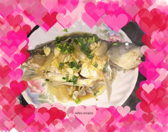 Steamed crucian carp