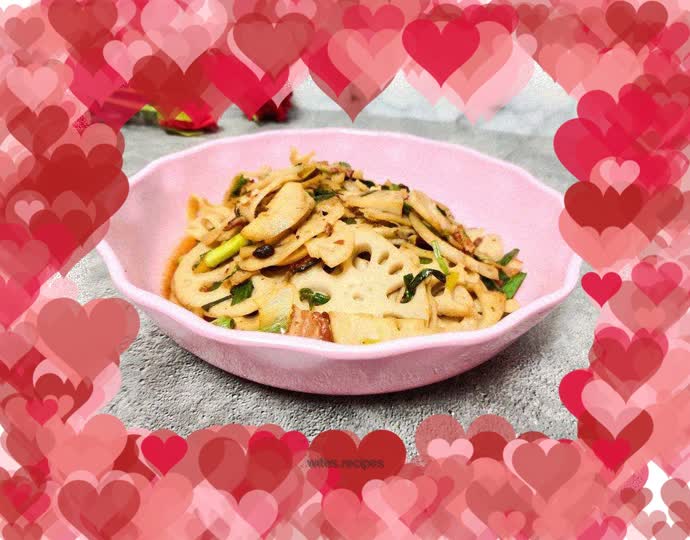 Fried lotus root slices with bacon