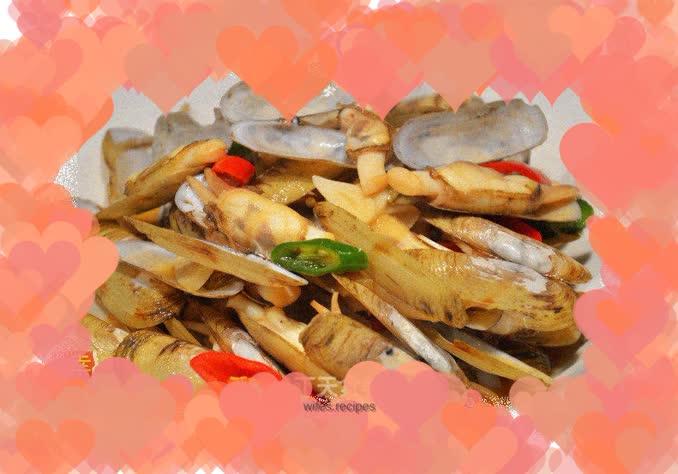 Stir-fried sea clams with ginger and green onions