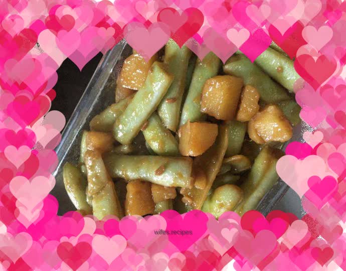 Home version of kidney bean stew and potatoes