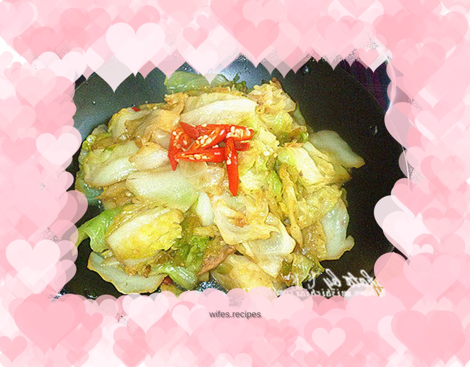 Hand-shredded cabbage in dry pot
