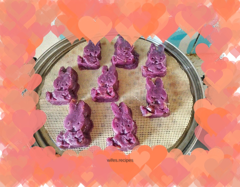 Steamed purple potato cake