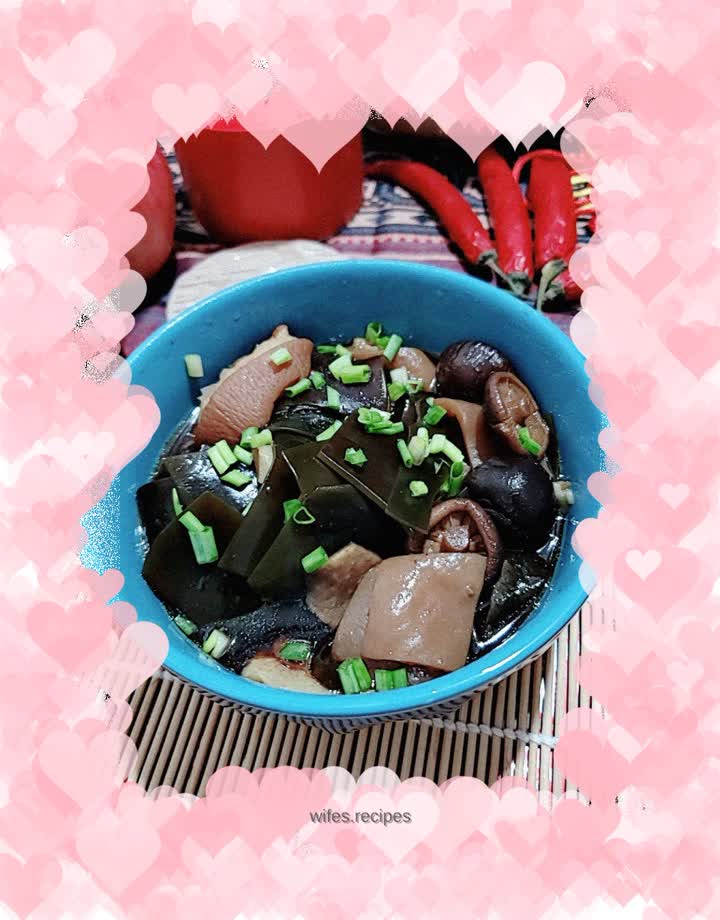 Pork skin stewed with kelp