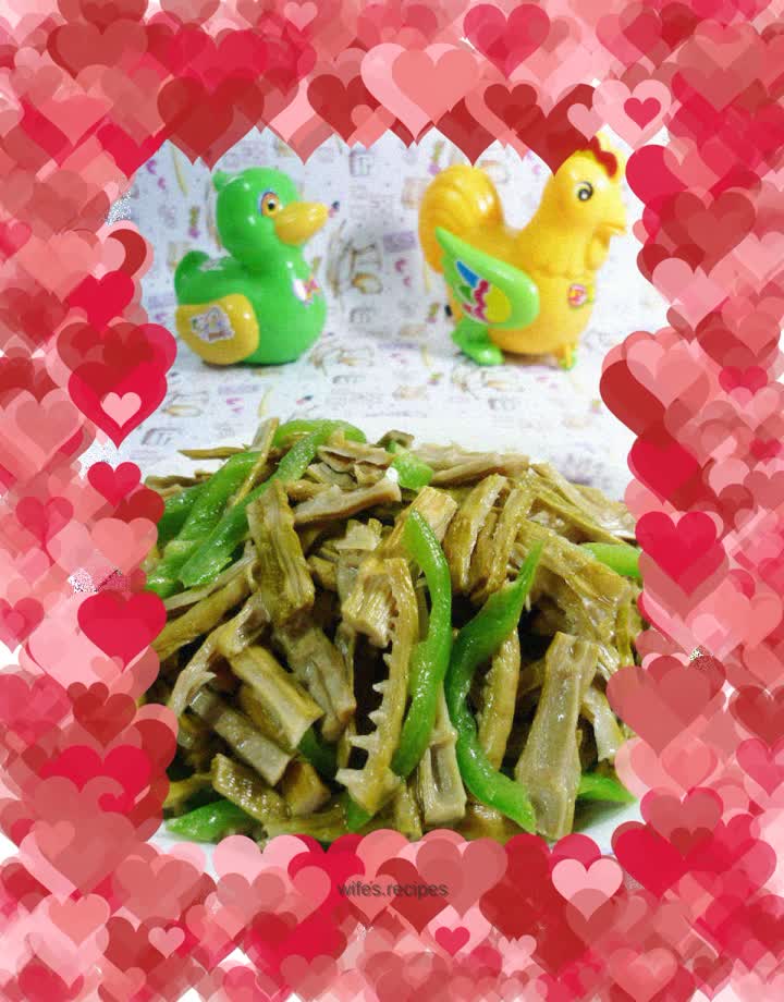 Stir-fried wild bamboo shoots with green pepper